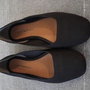 Women's washable LUCKY BRAND black flats, 8M